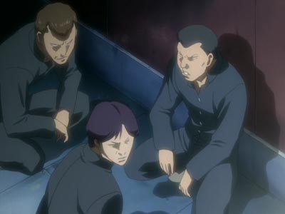 Delinquents squatting, example of yankii-zuwari ヤンキー座り.