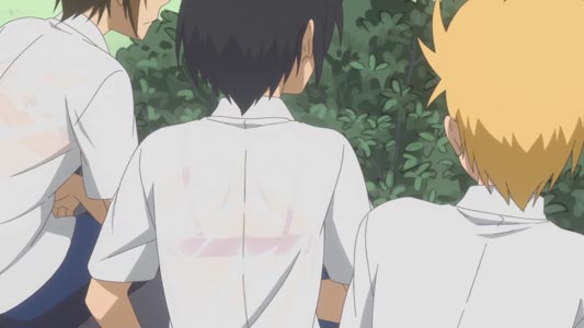 Tanaka Yoshitake 田中ヨシタケ finds out his male friends, Tadakuni タダクニ and Tabata Hidenori 田畑ヒデノリ, are wearing bras under their shirts.